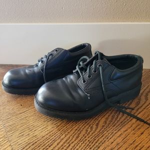 Gently used black boys dress shoes. Size 3.